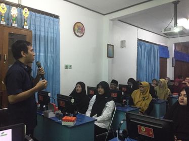 Odoo • Image and Text